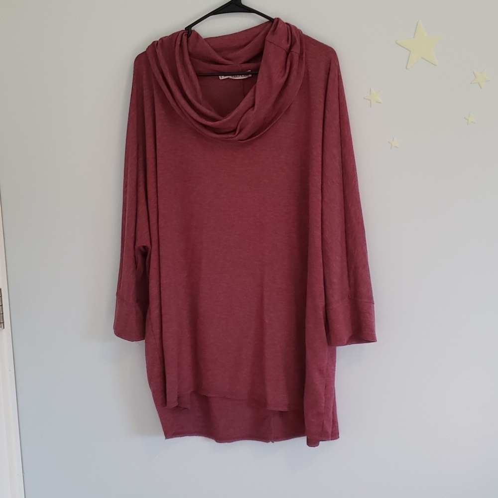Maurices 3/4 Sleeve slouch turtleneck shirt